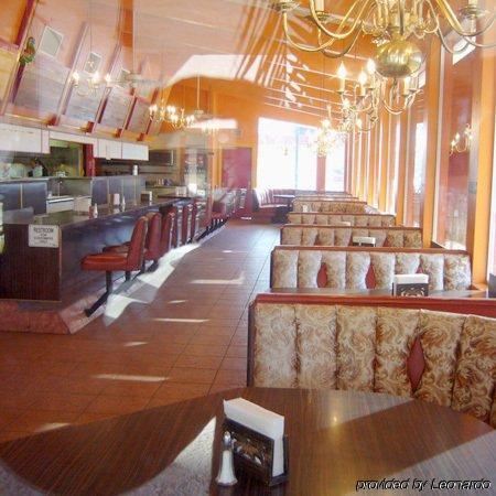 יומה Royal Motor Inn מסעדה תמונה